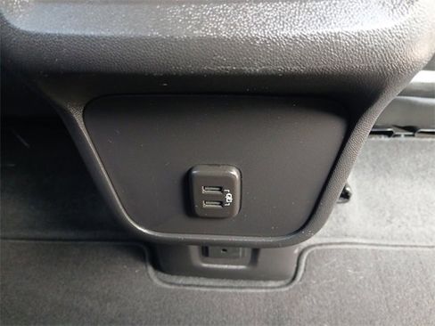 Used 2024 GMC Terrain SLT image 19
