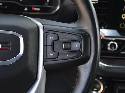 Used 2025 GMC Sierra 1500 SLT RWD image 9