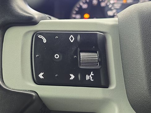 Used 2023 Land Rover Defender 110 X-Dynamic SE image 16