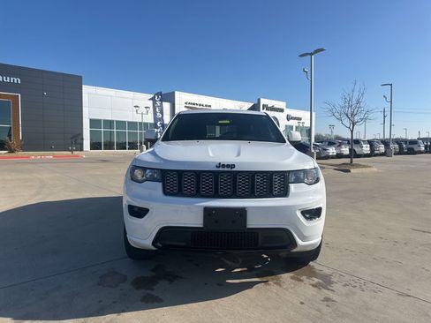 Used 2019 Jeep Grand Cherokee Altitude image 8
