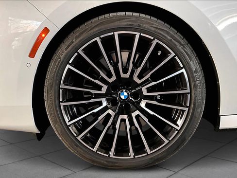 Certified 2025 BMW 760i xDrive w/ Executive Package image 11