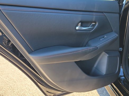 Certified 2025 Nissan Sentra SR image 11