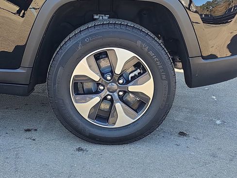 Used 2023 Jeep Grand Cherokee 4WD 4xe image 37