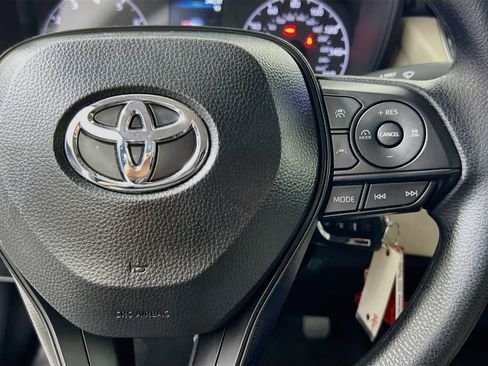 Used 2025 Toyota Corolla LE FWD image 19