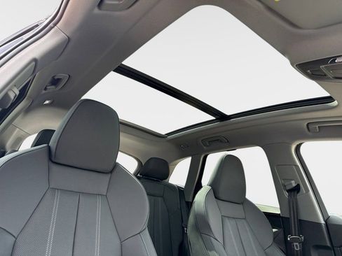 Certified 2025 Audi Q5 2.0T Premium Plus w/ Premium Plus image 9