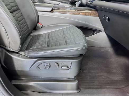 Used 2022 Cadillac Escalade Sport Platinum image 38