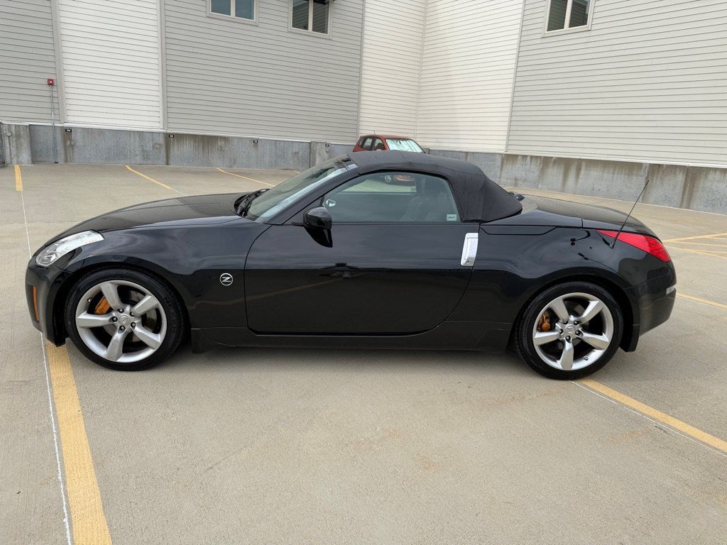 Used 2006 Nissan 350Z Grand Touring RWD image 14