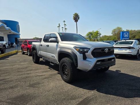 Used 2024 Toyota Tacoma TRD Off-Road w/ TRD Off Road Premium Package AWD/4WD image 4
