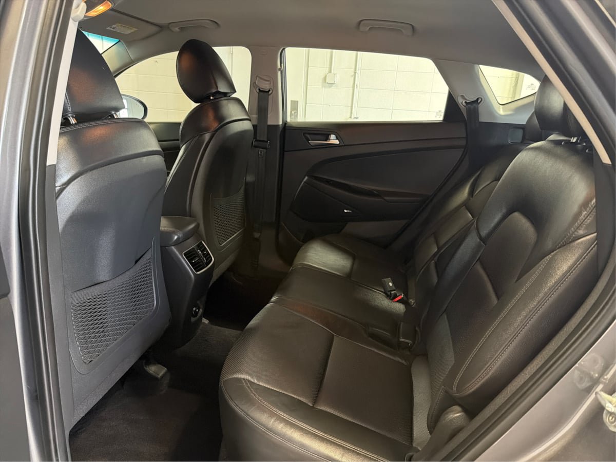 Used 2021 Hyundai Tucson Limited AWD/4WD image 10
