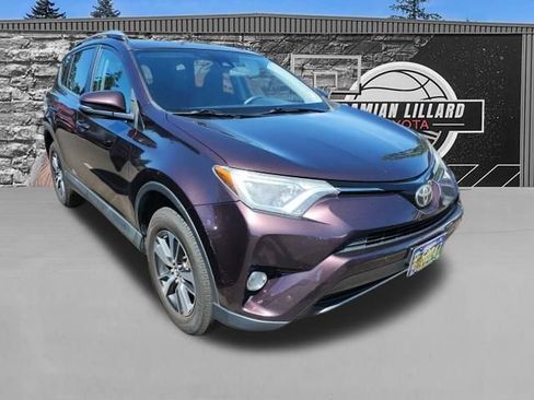Used 2017 Toyota RAV4 XLE AWD/4WD image 1