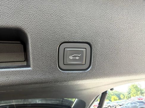 Used 2026 GMC Acadia Elevation w/ Elevation Premium Package AWD/4WD image 14