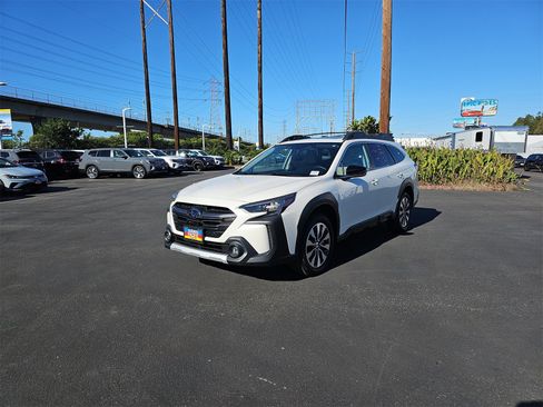 Used 2023 Subaru Outback Limited XT image 3