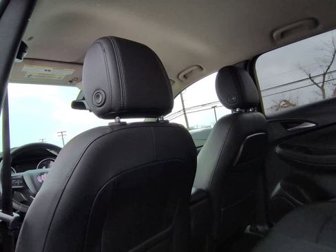 Used 2022 Buick Encore GX Select w/ Sport Touring Package image 18