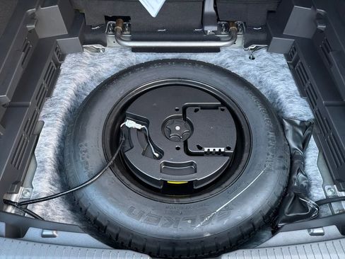 Used 2023 Nissan Rogue SV w/ SV Premium B Package image 31