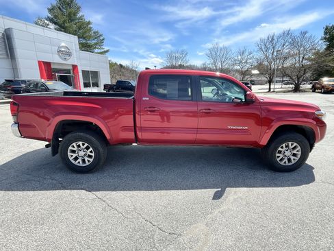 Used 2018 Toyota Tacoma SR5 image 9
