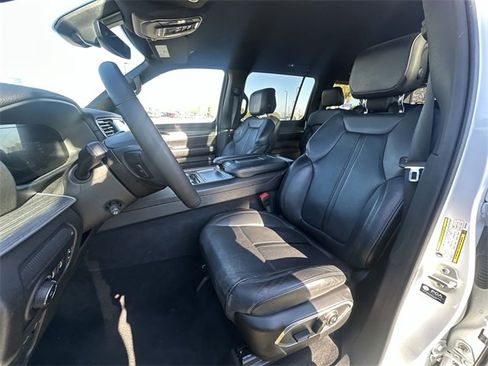 Used 2024 Jeep Wagoneer Series II w/ Flexible Seating Group image 13