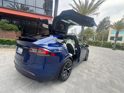 Used 2022 Tesla Model X AWD/4WD image 5
