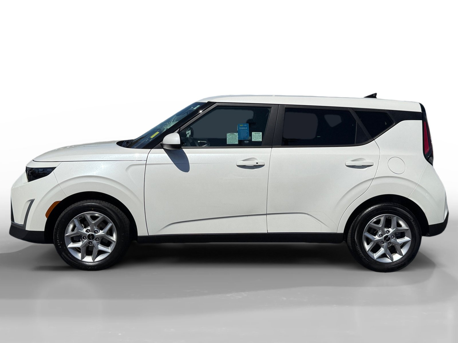 Used 2025 Kia Soul S FWD image 2
