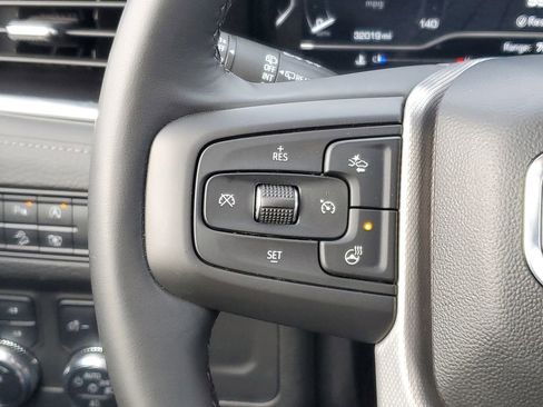 Used 2024 GMC Yukon Denali image 15