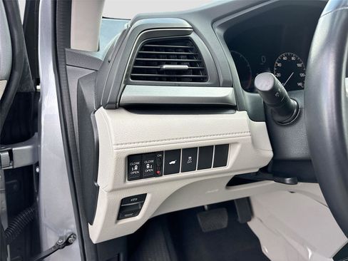 Certified 2025 Honda Odyssey EX-L image 11