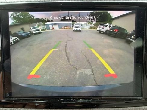 Used 2021 Chrysler Pacifica Touring-L w/ Uconnect Theater Family Group FWD image 11