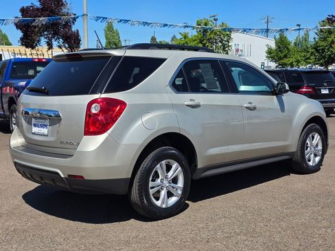 Used 2013 Chevrolet Equinox LT w/ Driver Convenience Package AWD/4WD image 2