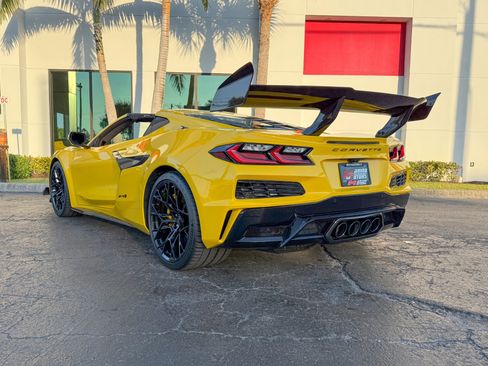 Used 2026 Chevrolet Corvette ZR1 w/ ZR1 Carbon Fiber Aero Package image 15