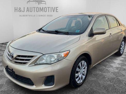Used 2013 Toyota Corolla LE FWD image 1