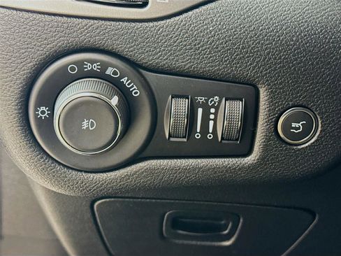 Used 2022 Jeep Cherokee Limited w/ Elite Package image 14