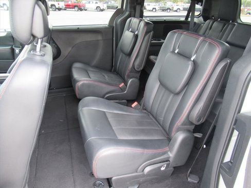 Used 2017 Dodge Grand Caravan GT image 29