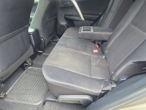 Used 2015 Toyota RAV4 LE FWD image 7