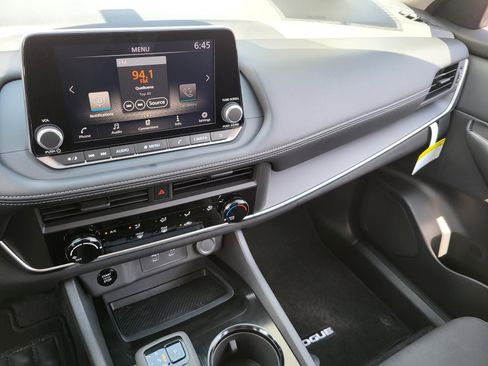 New 2026 Nissan Rogue S image 3