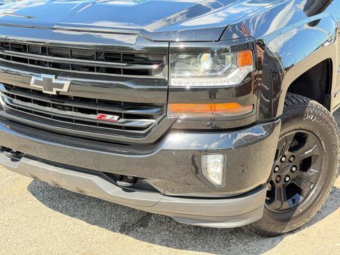 Used 2018 Chevrolet Silverado 1500 LT w/ Midnight Edition AWD/4WD image 91