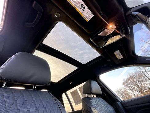 Used 2022 BMW X7 M50i w/ Executive Package image 22