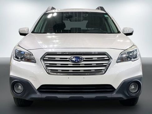 Used 2017 Subaru Outback 2.5i Premium AWD/4WD image 2