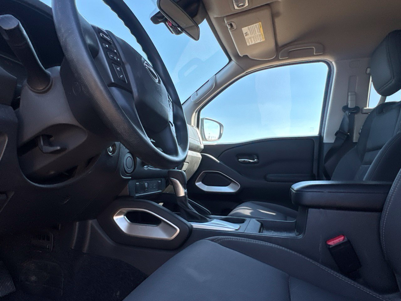 Used 2025 Nissan Frontier SV RWD image 41