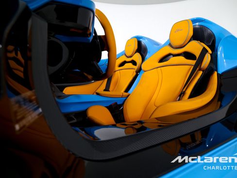 Used 2021 McLaren Elva image 12