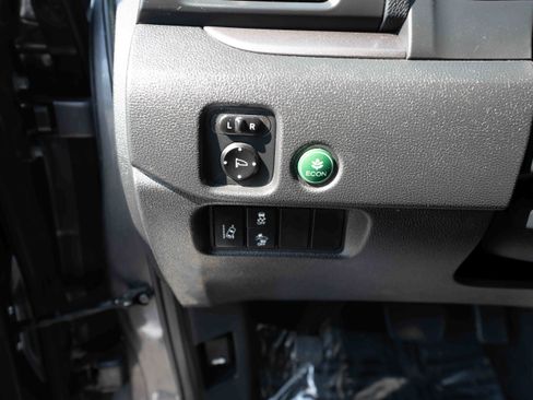 Used 2017 Honda Pilot EX-L image 11