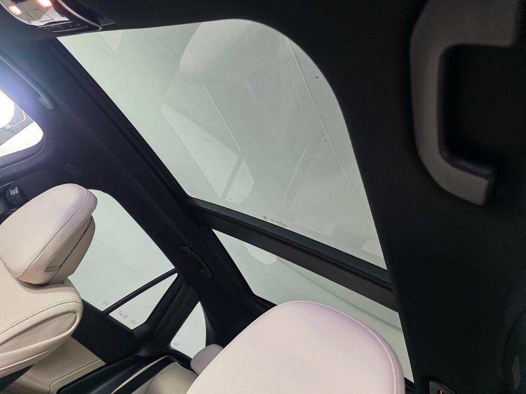 New 2027 Mercedes-Benz GLC 300 image 8
