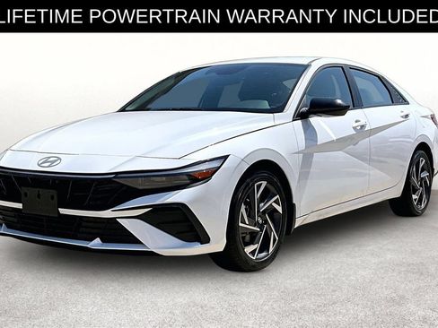 Used 2025 Hyundai Elantra Sport FWD image 13