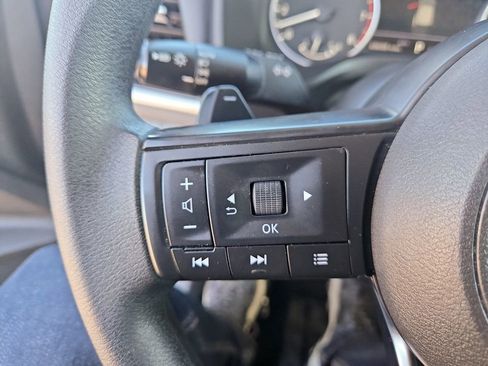 Used 2024 Nissan Rogue SV image 18