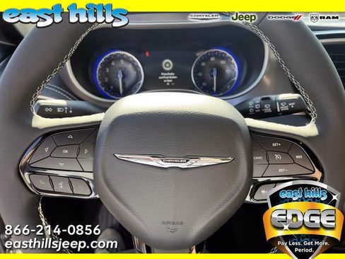 New 2026 Chrysler Pacifica Select image 8