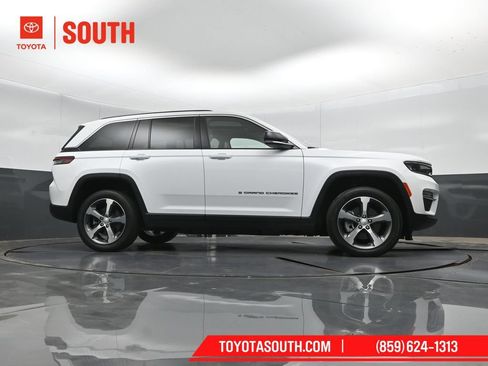 Used 2022 Jeep Grand Cherokee Limited 4xe AWD/4WD image 41