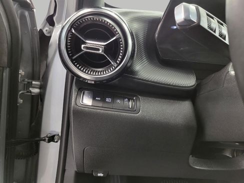 Used 2025 Chevrolet Equinox LT image 10