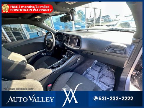 Used 2017 Dodge Challenger R/T image 18