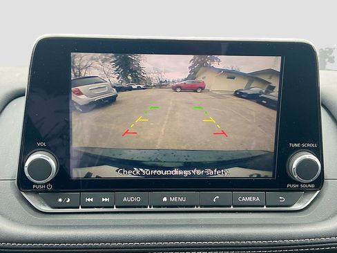 Used 2025 Nissan Rogue SV image 15