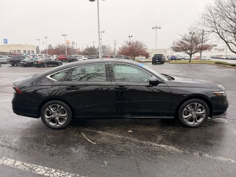 Used 2025 Honda Accord EX-L image 2