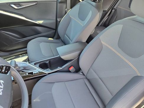 New 2026 Kia Niro LX FWD image 17