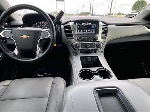 Used 2019 Chevrolet Suburban LT image 12