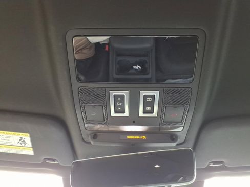 Used 2023 Land Rover Defender 110 AWD/4WD image 29